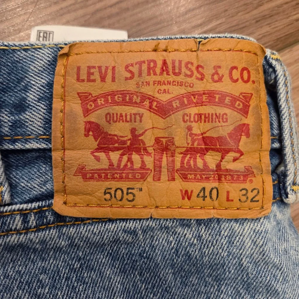 Men's Levi's 505 Straight Jeans W40 L32 Light Wash Blue Denim